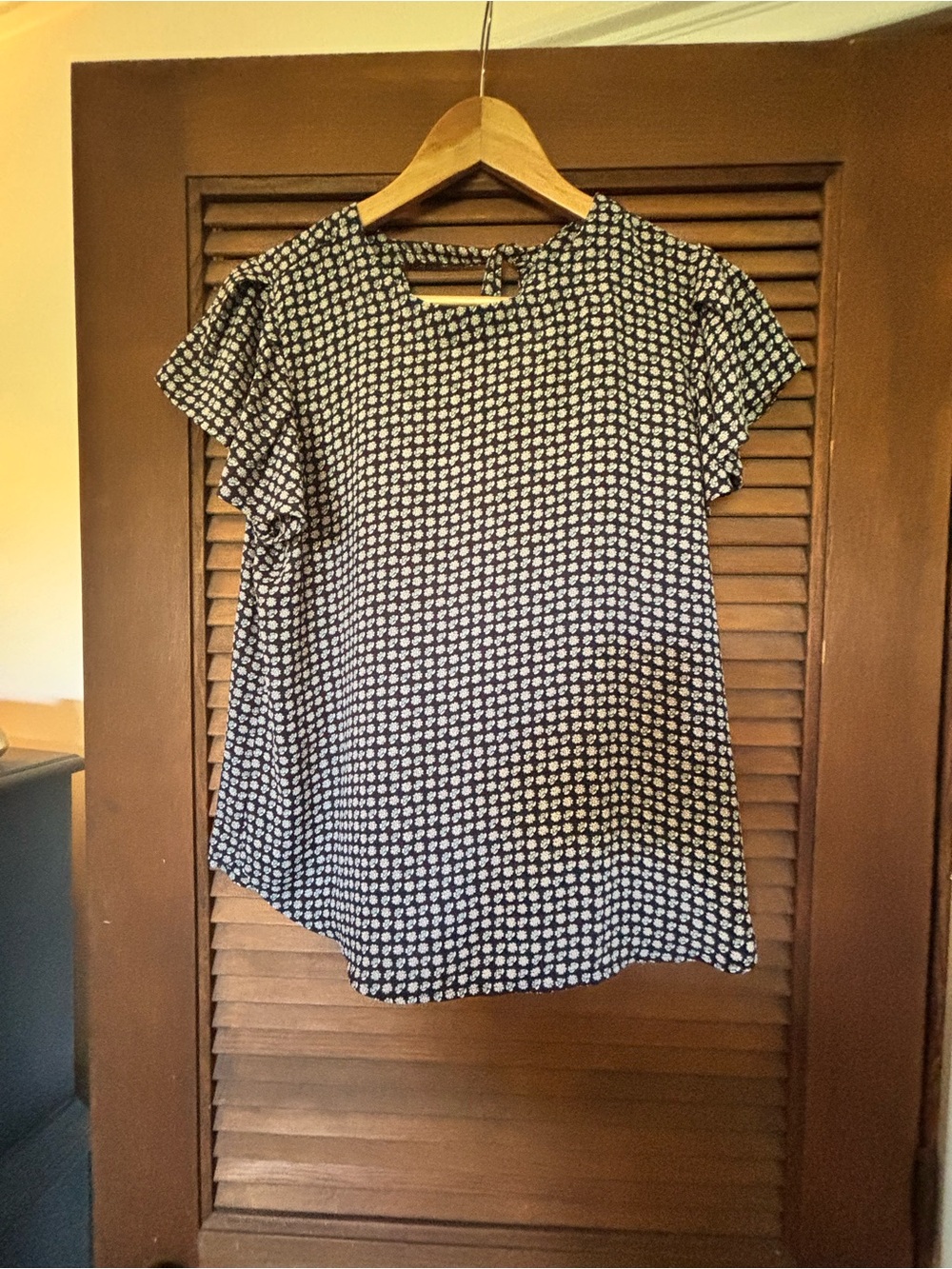 LOFT Navy and White Flutter Sleeve Keyhole Top